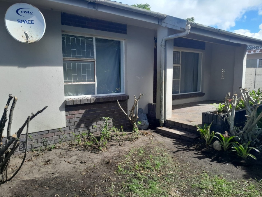 To Let 2 Bedroom Property for Rent in Aston Bay Eastern Cape